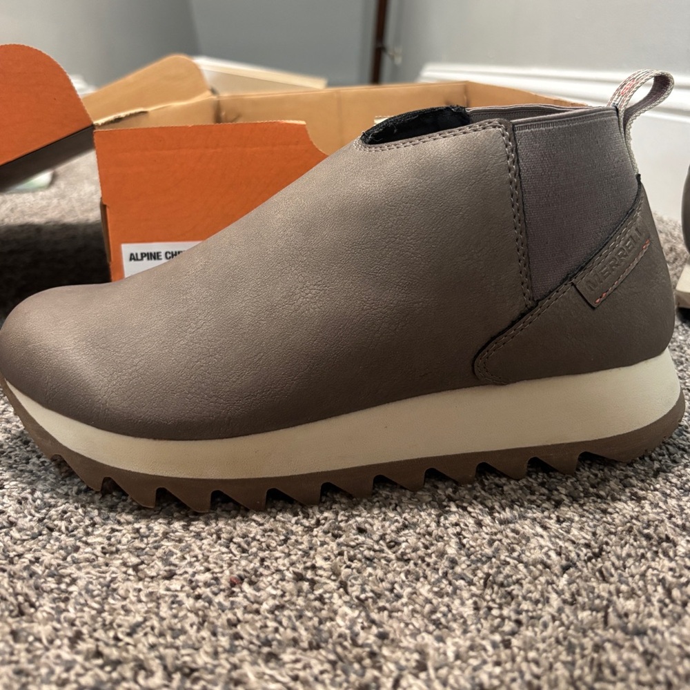 Merrell Women's Alpine Chelsea Boots
